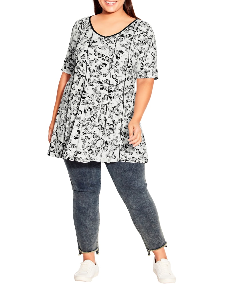 Plus size model wearing  by Evans | Dia&Co | dia_product_style_image_id:200199